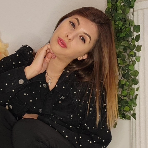 alina_wells